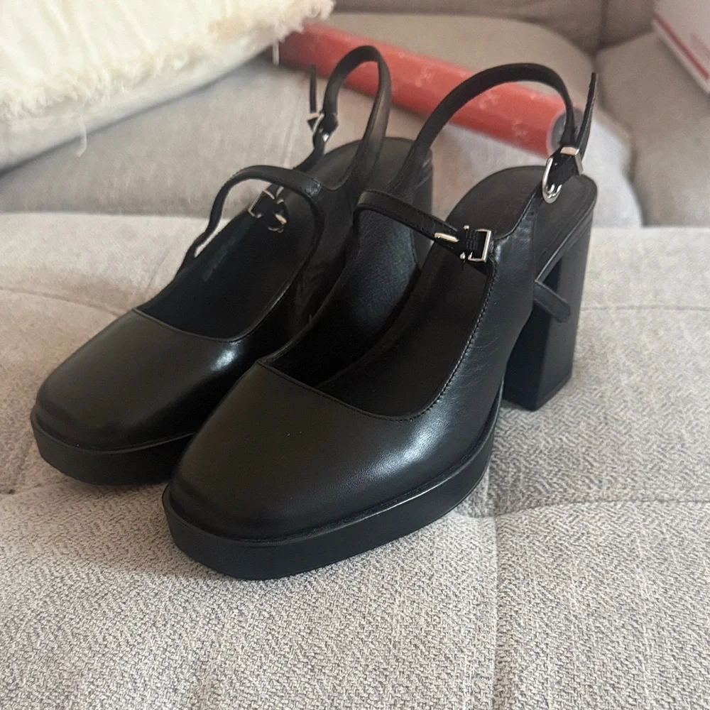 Steve Madden Black Chunky Heel Shoes - Picture 1 of 6